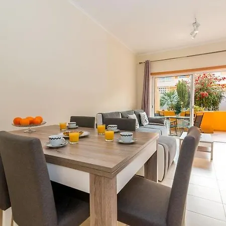 Apartment Ground Floor,pool, Air Conditioning, Terrace, Bbq,15min Walk From Cabanas Center